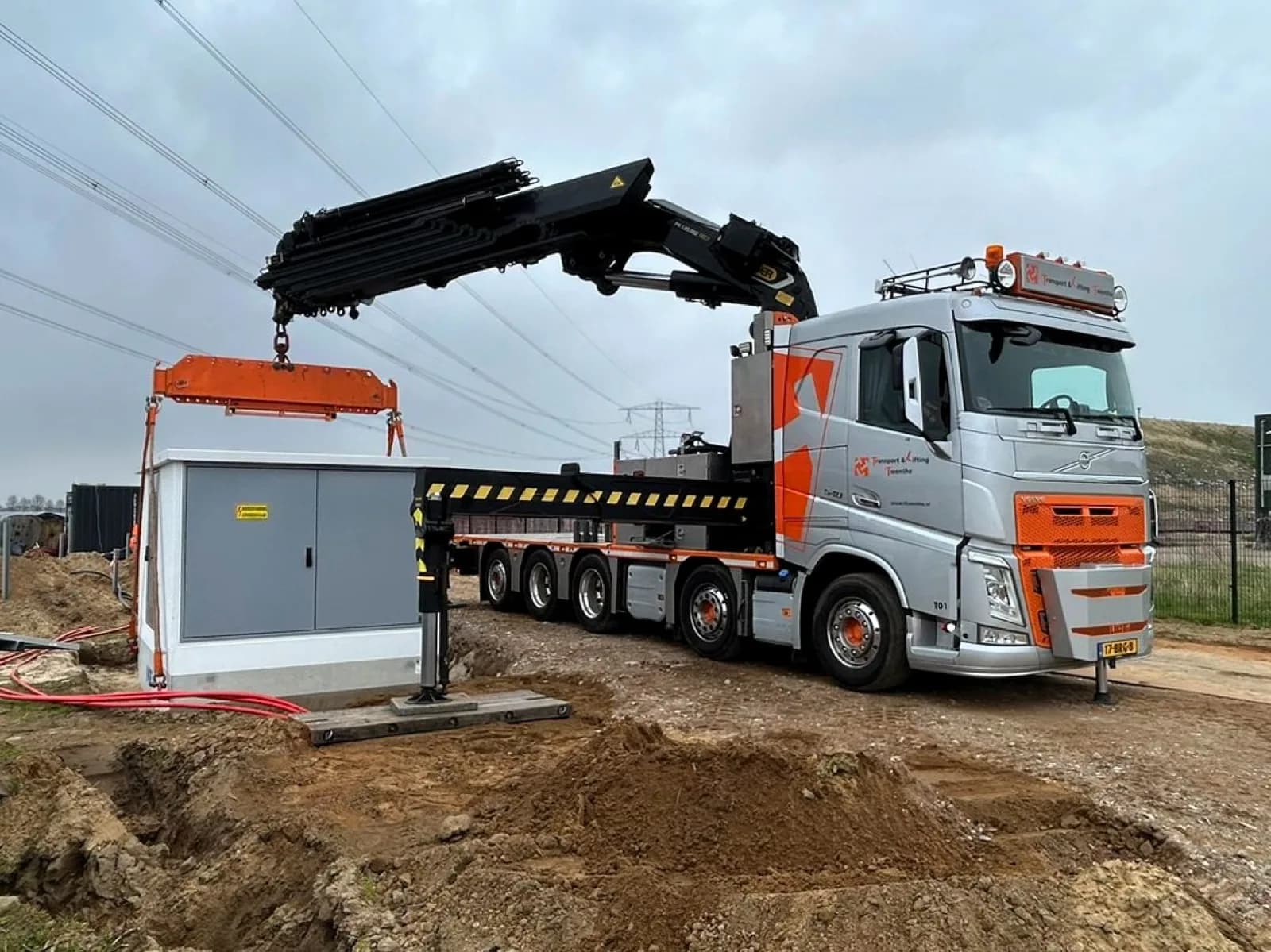 M2E compactstation wordt geleverd op projectlocatie